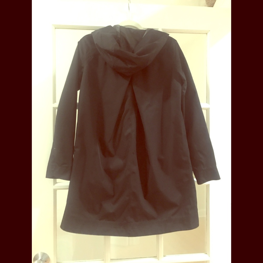 Black lululemon rain jacket